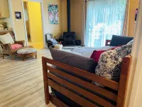 The Groves at Redway Beach - Studio - Apartments