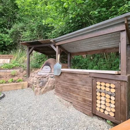 Mountain View Lodge, Luxury Woodland Lodge with Hot Tub
