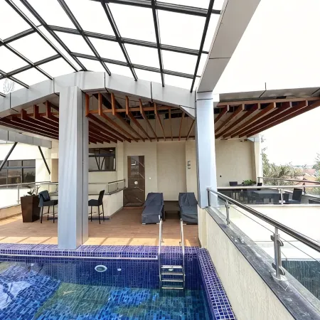 La Maison Royale South C