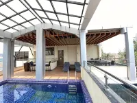 La Maison Royale South C - Rooftop Pools