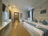 Scarlet Sails Resort Hotels near Long Set Beach