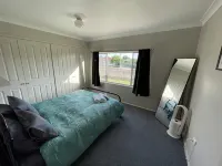 Comfortable 2-Bedroom Home in Mudgee “Rest Easy Mudgee” - บังกะโล