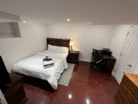 Cozy 2-bedroom luxury suite near Toronto airport. Hotels near Lisgar