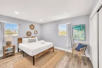 Seahorse Suites #3. Island Living at it's Best!