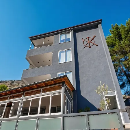 Kronos Hotel Sarande