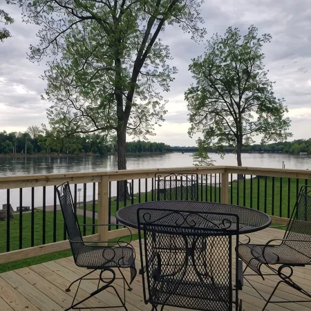 Osage River Get-Away, kayaks included! Relaxing with a beautiful view
