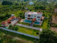 Amara Kosha Lagoon Hosur Private Villa 3BHK+1Dom, 2-20 pax, POOL+JACUZZI+MOVIE ROOMS+FOOD Hotels in Krishnagiri