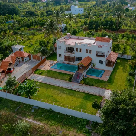 Amara Kosha Lagoon Hosur Private Villa 3BHK+1Dom, 2-20 pax, POOL+JACUZZI+MOVIE ROOMS+FOOD