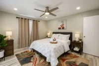 Coyote Den — Romantic Desert Villa · Private Hot Tub Lounge - Villas