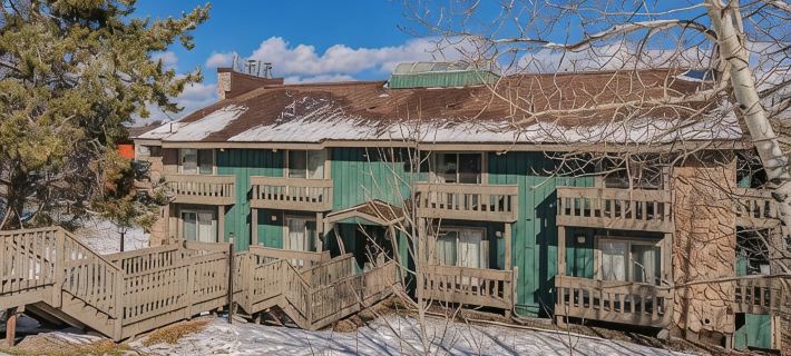 2-bedroom 2 bath condo in Winter Park, magnificent views, hot tub, close to town Hotels in Winter Park