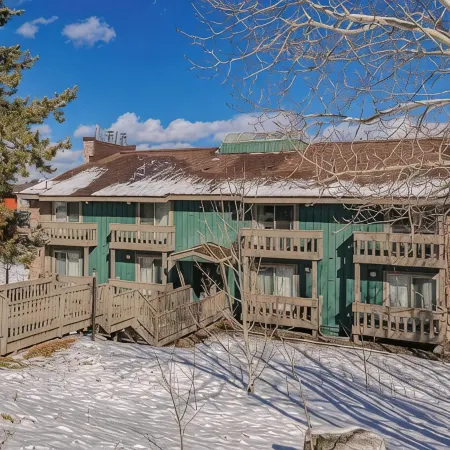 2-bedroom 2 bath condo in Winter Park, magnificent views, hot tub, close to town