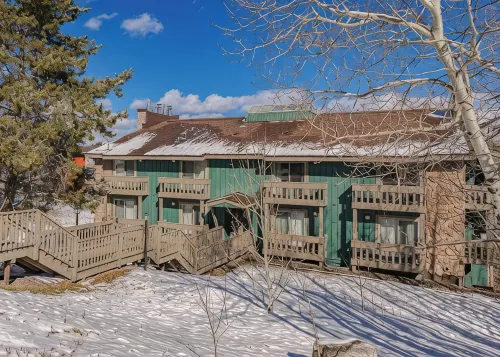 2-bedroom 2 bath condo in Winter Park, magnificent views, hot tub, close to town