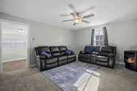 3 Bedroom Fully Remodeled and Centrally Located!