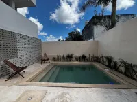RAE4sixty apts with pool, near Paseo Montejo1