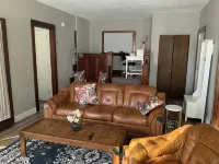 Charming, 1-bedroom, spacious duplex with sleeper sofa in delightful Dubuque.