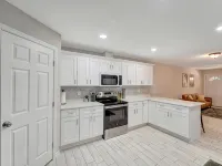 Tropical Vacation Home! 3 Rooms, 2 Bedrooms, sleeps 6 ppl. Hotels in Ruskin