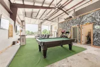 Compound on Lake - Gameroom/Dock/Pool/Hot tub - Sleeps 37