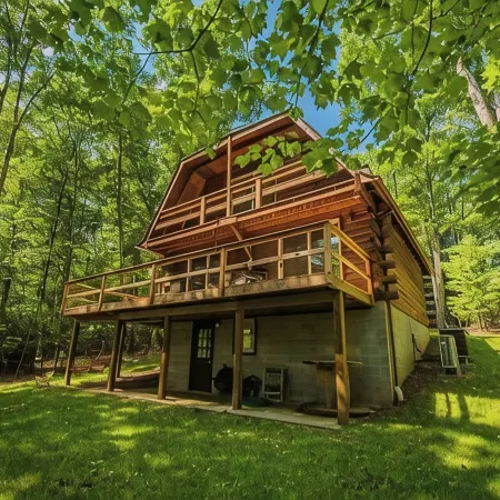 Hidden Gem in the woods with hot tub