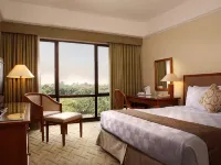 Aryaduta Lippo Village Hotels near Benton Junction