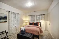 Exceptional charming spacious 2bedroom French colonial in desirable midtown area - Condos