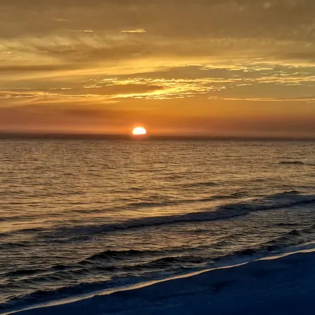 Dreamy Oceanfront Penthouse: Indulge in Luxury Spa, Panoramic Views & Beach Fun!