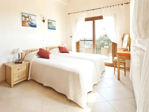 Villa Petalutha - A Stunning Villa with panoramic sea and mountain views.