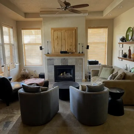 Luxury Townhouse with HD 4k Projector Home Theater