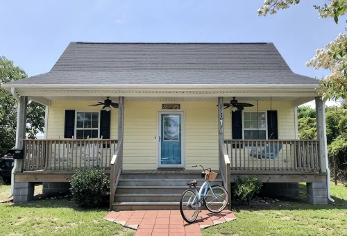 Cute cottage within walking distance to historic downtown Beaufort, NC. - Homestays