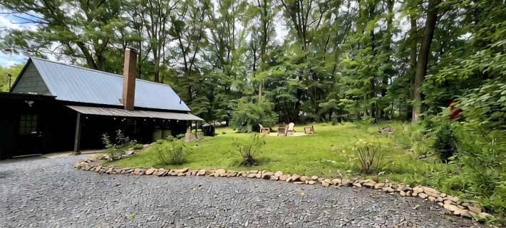 Hooting Haus - Hot Tub - Fire Pit - Cabin Retreat Hotels in Patton Township