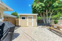 PARADISE RETREAT A 3/2 PET FRIENDLY POOL HOUSE - Private Pool