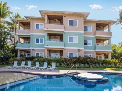 Beautiful Condo Across the Street from Beach w/ Ocean View and Great Snorkeling!