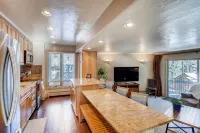 BRECKENRIDGE 2 BEDROOM CONDO, FREE SHUTTLE TO PEAK 8 & TOWN,  CLOSE TO RESORT - 2-Star