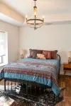 Newly Renovated Farmhouse on a Working Horse Ranch Near Popular Wedding Venues - 3-Star