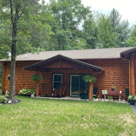 Private setting in the woods on the Rifle River.  8 mi from Dream &Nightmare