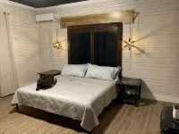 Bourbon Trail & Relaxing Rural Spot. Restored Farmhouse on 22 Private Acres. - 4-Star
