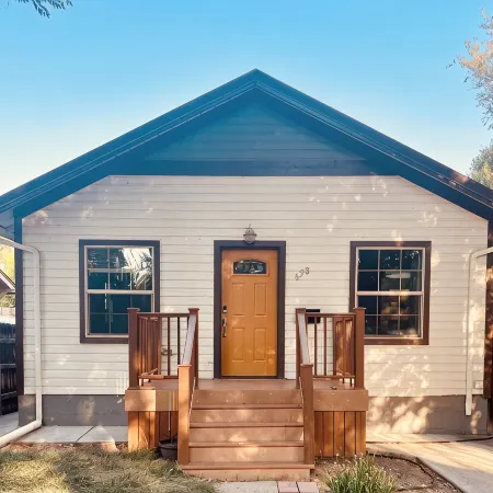 Cozy 3-bedroom house in charming Casper with AC, WiFi. Centrally located!
