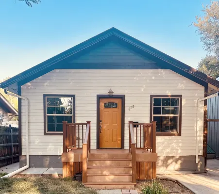 Cozy 3-bedroom house in charming Casper with AC, WiFi. Centrally located!