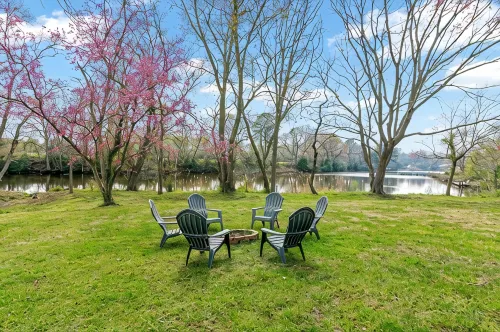 WATERFRONT!! HOT TUB!! 4 BED/4 BATH CHARMING HOME IN THE HEART OF CAMBRIDGE - Homestays
