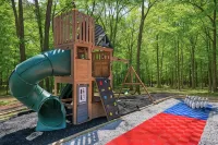 5BR Movie Theater, Hot Tub, Bowling, Fire Pit! - 4성급