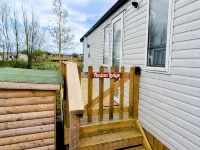 Luxury Lakeside Lodge - Fishing Lake - Pet Friendly - 5 Miles From Flamingo Land Hotels in Malton
