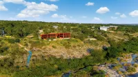 Pedernales River Guesthouses - BLUE