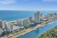 Fontainebleau III Ocean View Suite. Full Sized Kitchen Free Valet & Spa Passes! - Private Pools