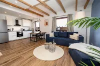 Modern maisonette apartment in the riverside district - 民泊