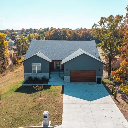 Spacious 4-bedroom house in prime Saint Robert location with modern amenities