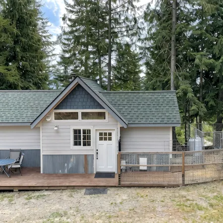 Selkirk Flat Retreat/pet friendly