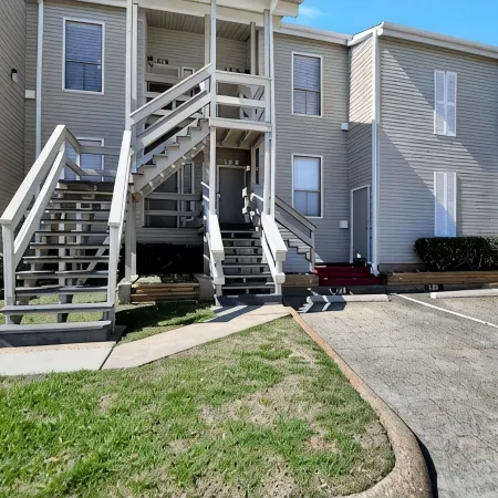 Upscale Escape on Lake Conroe in April Soundon Lake Time” 3-2 on First Floor!