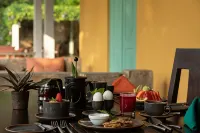 The Last House - breakfast