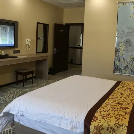 New Longcheng Hotel (Longan Bus Station Die City Square Branch)