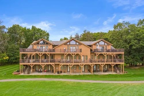 1st floor 3BR/2BA Northern Bay Resort Condo - Castle Rock Lake - Pool Beach Golf