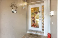 Escape to a Tropical Paradise with a Private Pool & Jacuzzi - 4성급